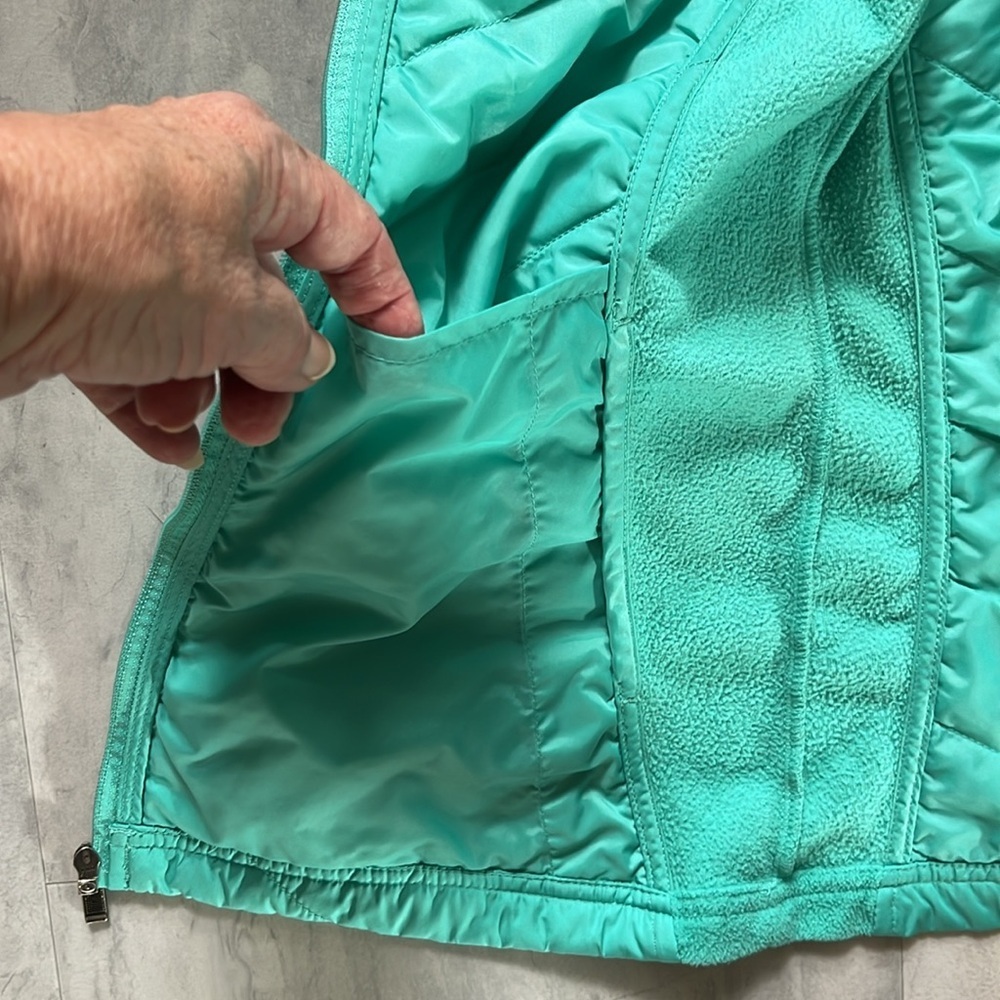 Columbia  Vest  Full zip front  3 pockets turtleneck  mint green quilted  size S - Picture 12 of 15